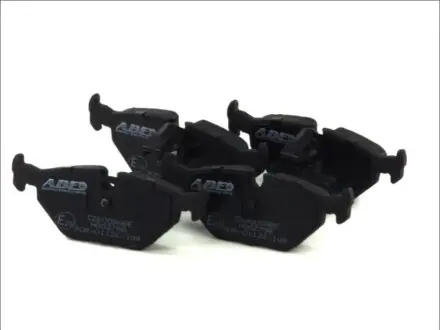 Комплект гальмівних колодок задн, BMW 3 (E36), 3 (E46), 5 (E39), 7 (E65, E66, E67), X3 (E83), Z1, Z4 (E85), Z4 (E86) MG MG 6, MG X-POWER, ZT, ZT- T ROVER 75, 75 I SAAB 9-5 1.6-5.0 06.88 ABE C2B009ABE Купити в Україні