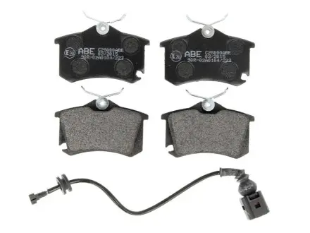 Комплект гальмівних колодок задн, DS DS 3 AUDI A1, A2, A3, A4 B5 RENAULT THALIA III, TWINGO II SEAT ALHAMBRA, ALTEA, ALTEA XL, CORDOBA, IBIZA III, IBIZA IV, IBIZA IV SC 0.9-Electric 10.90 ABE C2S000ABE Купити в Україні