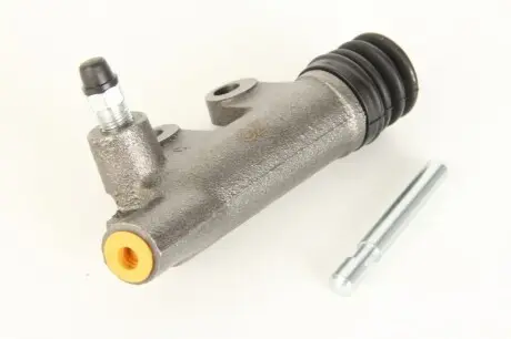 Робочий циліндр зчеплення (14мм) TOYOTA DYNA, HIACE IV, HILUX VI, HILUX VII 2.5D/3.0D 07.01 ABE F82031ABE Купити в Україні
