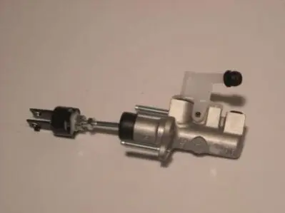 Цилиндр сцепления главный AISIN CMT141