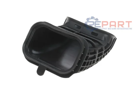 Патрубок BMW 13717613156
