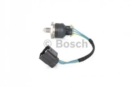 Датчик тиску палива JAGUAR XF I, XJ, XK II LAND ROVER DISCOVERY IV, RANGE ROVER III, RANGE ROVER SPORT I 5.0 01.09-12.19 Bosch 0261545047 Купити в Україні