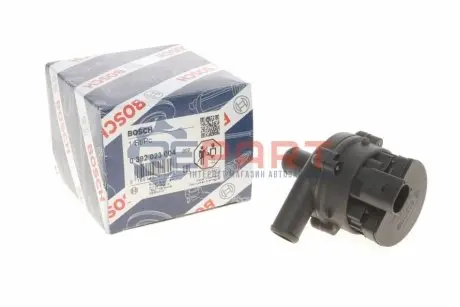 Насос системи охолодження (додатковий) MB Sprinter/VW Crafter 06-/Trafic 2.0dCi/Master 2.3dCi BOSCH 0392023004 Купити в Україні