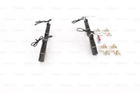 Комплект гальмівних колодок передн, CITROEN C5 III, C6 PEUGEOT 407, 607 1.6D-3.0 02.00 Bosch 0986494585 Купити в Україні