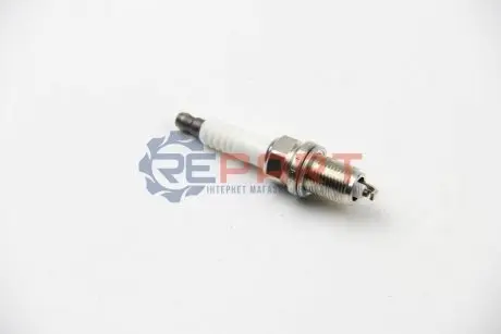 Свеча зажигания Standard Denso Q16R-U11