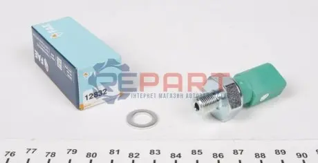Датчик тиску масла (2 pin, зелен.) MAN TGE AUDI A1, A3, A4 ALLROAD B8, A4 ALLROAD B9, A4 B8, A4 B9, A5, A6 C7, A6 C8, Q2, Q3, Q5, TT SEAT ALHAMBRA, ARONA, ATECA, IBIZA IV 1.4D-2.0D 11.07 FAE 12832