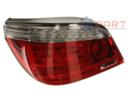 Ліхтар задній Лів (LED/P21W/W16W, колір повороту білий, колір скла червон/прозора, світло протитуманних фар, світло заднього ходу) BMW 5 E60, E61 Седан 07.03-02.07 HELLA 2VP009425111