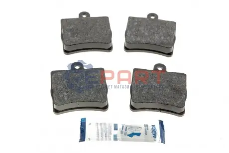 Фото Колодки гальмівні (задні) MB (W202/S202/W203/S203/CL203/C208/C209/S124/W210/R170/R171) 93-11 ICER (181311) зображення 1