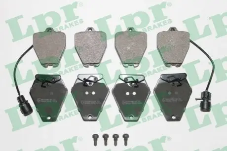 Комплект гальмівних колодок передн, AUDI 100 C4, A6 C4, A8 D2 2.2-4.2 08.91-09.02 LPR 05P981 Купити в Україні
