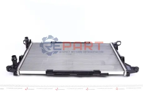 Радіатор двигуна (мкпп) AUDI A4 ALLROAD B8, A4 B8, A5, A6 C7, Q3, Q5 1.4-2.0H 10.07-10.18 Mahle CR 1060 000P Купити в Україні