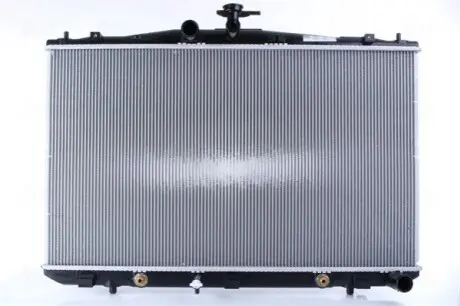 Радиатор охлаждения двигателя NISSENS 606822 Купить в Украине