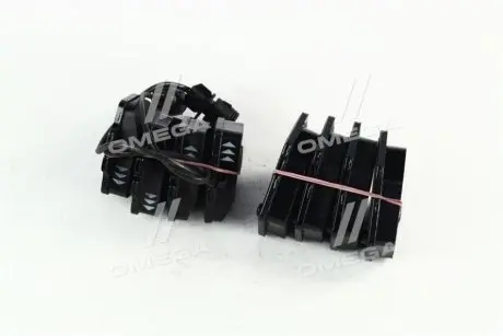 Колодки гальмівні (передні) Audi 100/A6/A8 91-02 (з датчиком) REMSA 075212 Купити в Україні