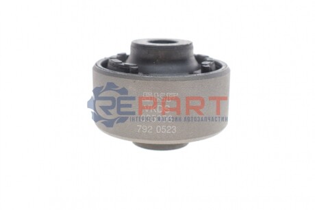 Сайлентблок рычага OPEL COMBOB/CORSA C/MERIVA A/TIGRAB TwinTop/COMBO M - (13138151, 24430103, 352310) SKF VKDS335006