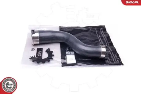 Патрубок інтеркулера (R) BMW 3 (F30/F80/F34/F31) 11-/X3 (F25) 14-17 (B47/N47) SKV GERMANY 24SKV886