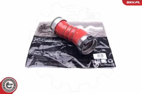 Патрубок інтеркулера (R) BMW X5 (F15/F85)/X6 (F16/F86) 3.0d 13-19 (N57) SKV GERMANY 43SKV213