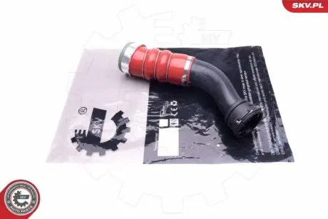 Патрубок інтеркулера (R) BMW X5 (E70)/X6 (E71/E72) 3.0 08-14 SKV GERMANY 43SKV327