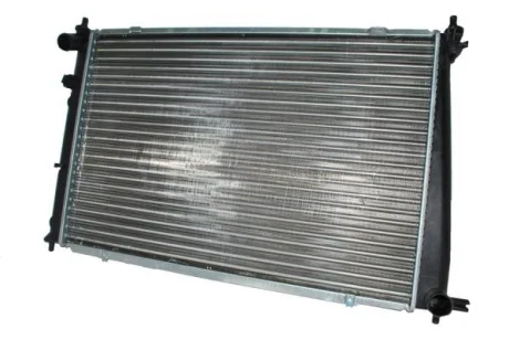 Радіатор двигуна HYUNDAI H-1, H-1 / STAREX, H-1 CARGO, H-1 TRAVEL 2.4/2.5D 06.97- Thermotec D70504TT
