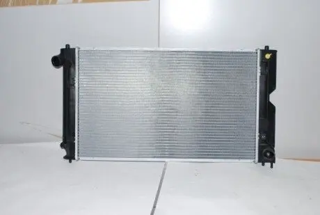 Радіатор двигуна (мкпп) TOYOTA AVENSIS, COROLLA, COROLLA VERSO 2.0D 09.00-03.09 Thermotec D72004TT Купити в Україні