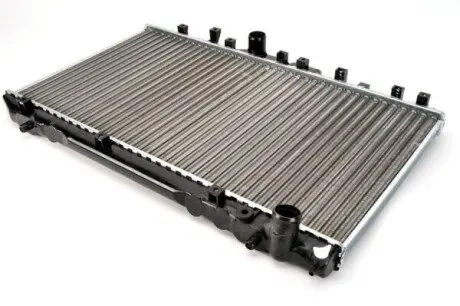 Радіатор двигуна (мкпп) TOYOTA AVENSIS 2.0D 10.99-02.03 Thermotec D72035TT