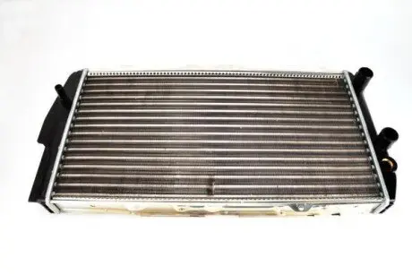 Фото 1 — Радіатор, система охолодження двигуна THERMOTEC (D7A019TT) Фото Радіатор, система охолодження двигуна THERMOTEC (D7A019TT) зображення 1