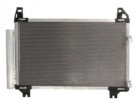 Конденсатор кондиціонера (з осушувачем) DAIHATSU CHARADE VIII TOYOTA YARIS, YARIS / VIOS 1.0-1.8 01.05- Thermotec KTT110127