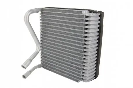 Випаровувач кондиціонера VOLVO 850, C70 I, S70, V70 I, XC70 I 2.0-2.5D 06.91-10.05 Thermotec KTT150002