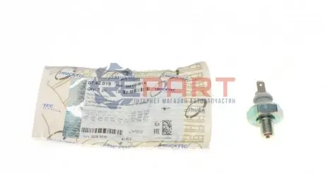 Датчик тиску оливи VW T4 1.9D/2.5TDi -03 (0.9 bar) (білий) TRUCKTEC 07.42.019 Купити в Україні