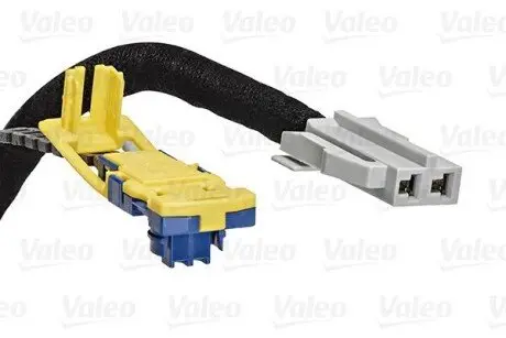 Перемикач комбінов. під кермом DACIA DUSTER, LOGAN, LOGAN EXPRESS, LOGAN MCV, SANDERO 08.04 Valeo 251779