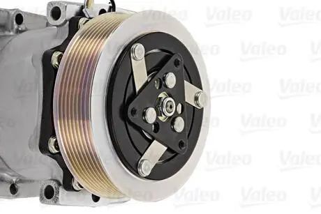 Компрессор кондиционера VOLVO FH12, FH16, FH16 II, FH16 III, FM, FM12, FM9, NH12 08.93 Valeo 813033