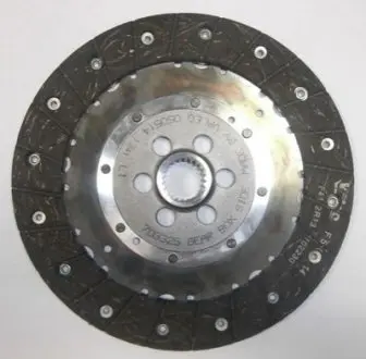 Комплект зчеплення (240мм) BMW 1 (E82), 1 (E88), 3 (E90), 3 (E91), 3 (E92), 3 (E93), 5 (E60), 5 (E61), X1 (E84) 2.0D 12.04-06.15 Valeo 828559