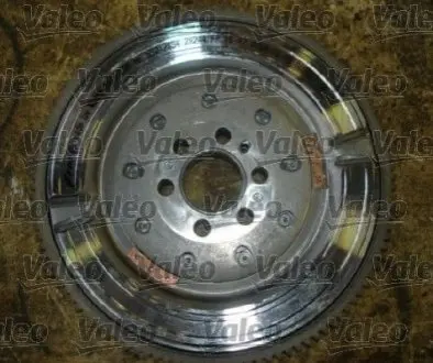 Двомасовий маховик (235мм, з болтами) ALFA ROMEO 145, 146, 147, 156, 166, GT FIAT MAREA LANCIA KAPPA, LYBRA 1.9D-2.4D 08.94-09.10 Valeo 836016