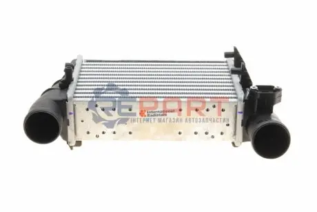 Радіатор інтеркулера Audi A4/A6/VW Passat 1.8/1.9TDI 95-05 Van Wezel 03004112 Купити в Україні