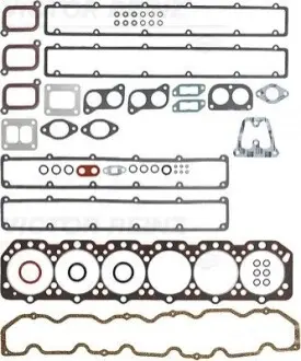 Комплект прокладок двигуна (верх) JOHN DEERE 445, 455, 4055, 4255, 4455, 4555, 4560, 4755, 4760, 4955, 4960, 624G, 644E, 644ER, 644G, 6076A, 6076H, 6076T, 700, 772B, 772BH, 7700, 7800, 8100 VICTOR REINZ 024543006